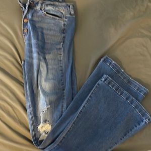 High waisted Flared blue jeans.